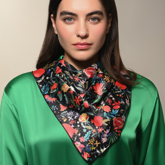 Scarf - Pomegranates garden - Black, 4 image Scarf - Pomegranates garden - Black, 4 image